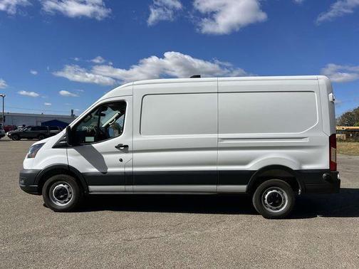 Oxford White 2026 Ford Transit-250 148 WB Medium Roof Cargo