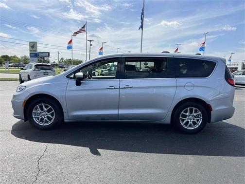 2023 Chrysler Pacifica Touring-L