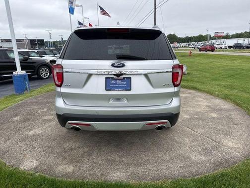 Ingot Silver 2017 Ford Explorer XLT