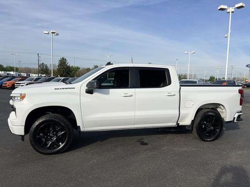Summit White 2022 Chevrolet Silverado 1500 RST