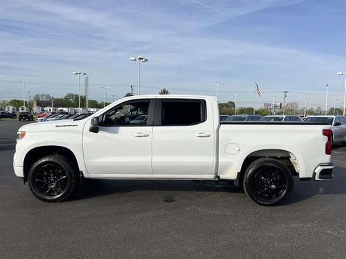 Summit White 2022 Chevrolet Silverado 1500 RST