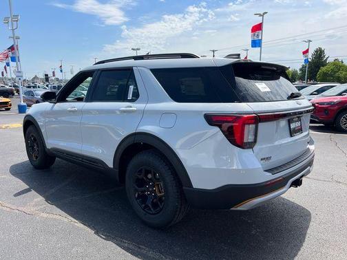 Space White Metallic 2026 Ford Explorer Tremor