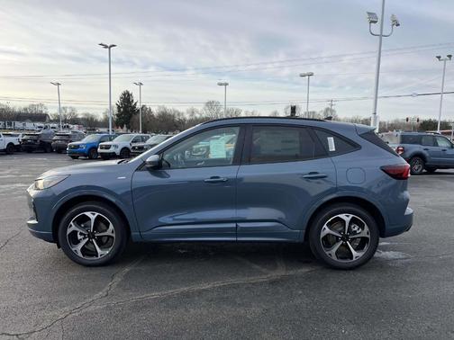2026 Ford Escape ST-Line Elite