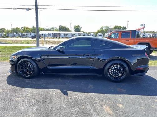 2017 Ford Shelby GT350 Base