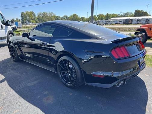 2017 Ford Shelby GT350 Base