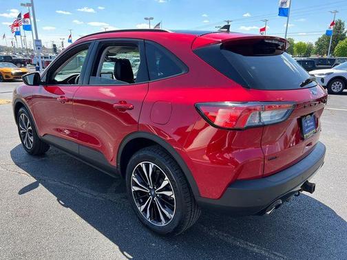 Rapid Red Metallic Tinted Clearcoat 2022 Ford Escape SEL