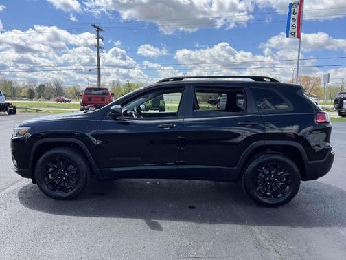 2023 Jeep Cherokee Altitude Lux