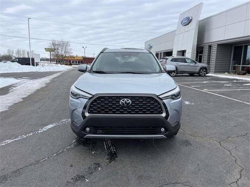 2023 Toyota Corolla Cross XLE