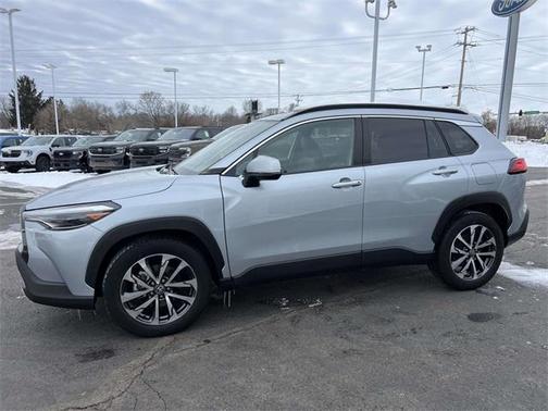 2023 Toyota Corolla Cross XLE