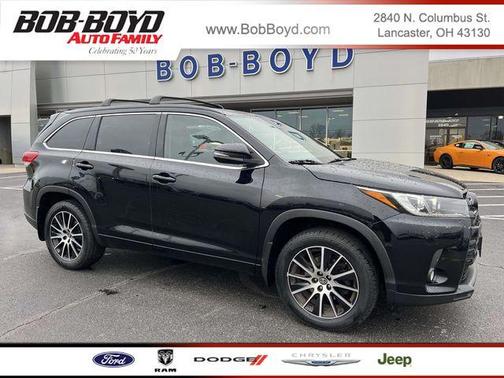 Midnight Black Metallic 2018 Toyota Highlander