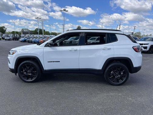 Bright White Clearcoat 2026 Jeep Compass Latitude