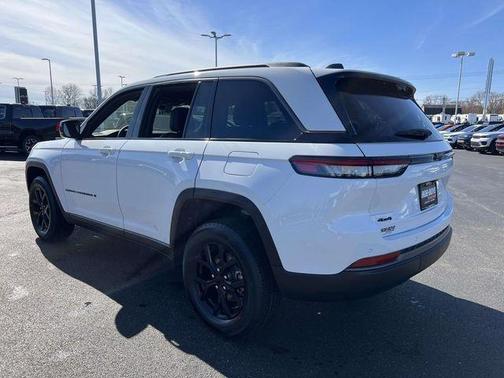 2026 Jeep Grand Cherokee Laredo