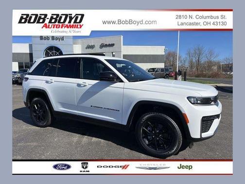 Bright White Clearcoat 2026 Jeep Grand Cherokee Laredo