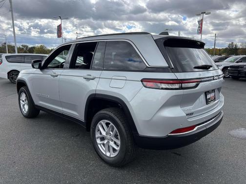 2025 Jeep Grand Cherokee Laredo X