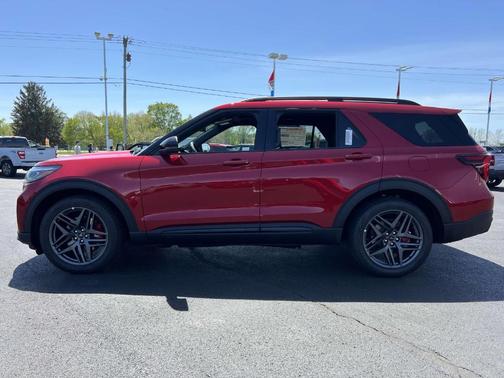 2025 Ford Explorer ST