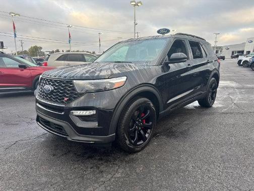 Black Metallic 2024 Ford Explorer ST
