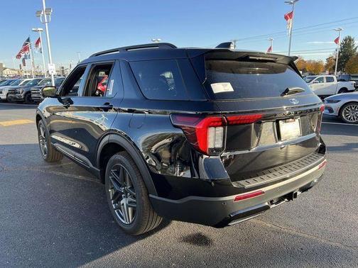Black Metallic 2026 Ford Explorer ST-Line