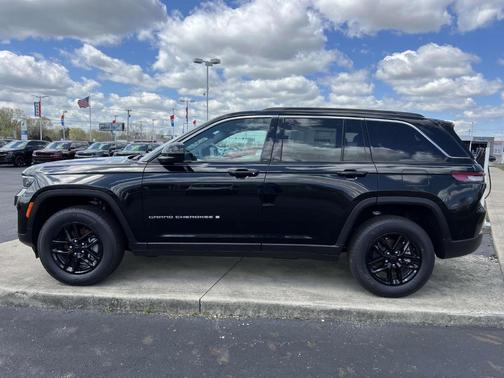 2025 Jeep Grand Cherokee Laredo X