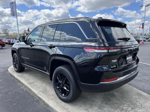 2025 Jeep Grand Cherokee Laredo X