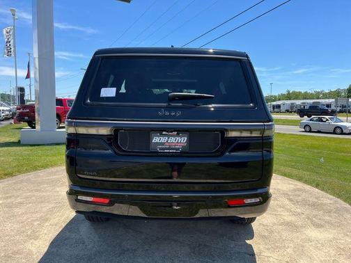 Gloss Black 2026 Jeep Grand Wagoneer Limited Reserve