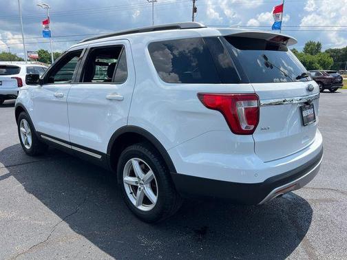 Oxford White 2017 Ford Explorer XLT