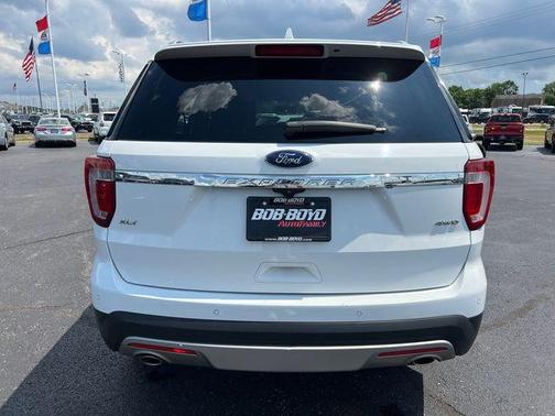 Oxford White 2017 Ford Explorer XLT