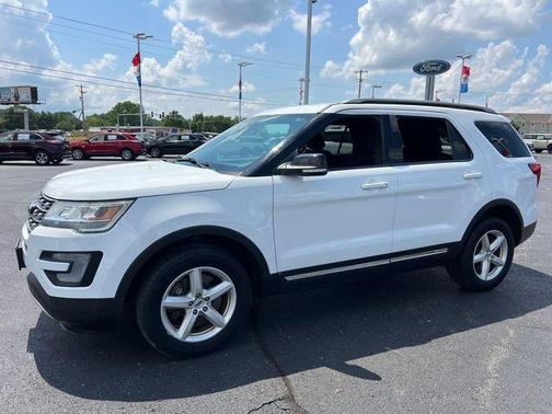 Oxford White 2017 Ford Explorer XLT