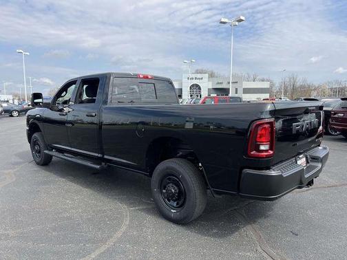 Diamond Black 2026 RAM 2500 Tradesman