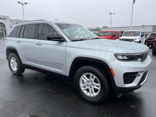 2023 Jeep Grand Cherokee Laredo