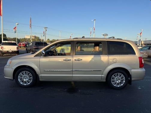 2015 Chrysler Town & Country Limited Platinum