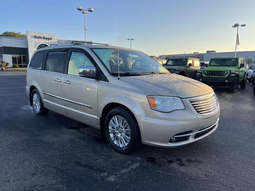 2015 Chrysler Town & Country Limited Platinum