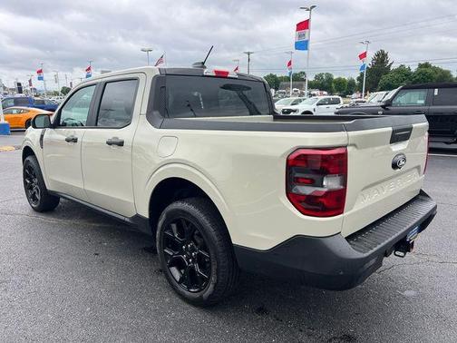 Desert Sand 2025 Ford Maverick XLT