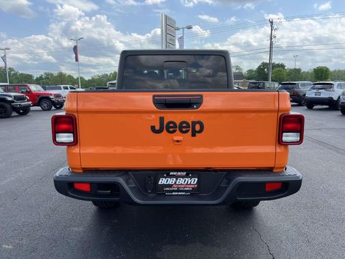 2025 Jeep Gladiator Sport