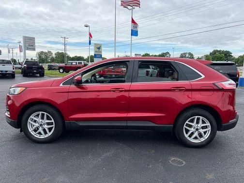Rapid Red Metallic Tinted Clearcoat 2023 Ford Edge SEL