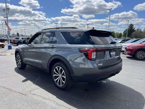 Carbonized Gray Metallic 2026 Ford Explorer ST-Line