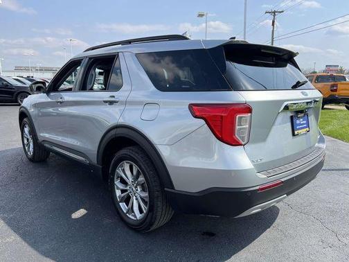 Silver Metallic 2022 Ford Explorer XLT