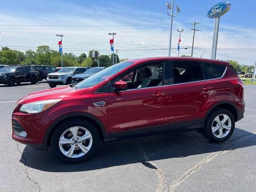 Ruby Red Metallic 2015 Ford Escape SE