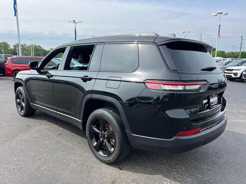 Diamond Black 2023 Jeep Grand Cherokee L Laredo