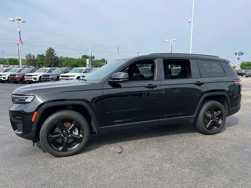 Diamond Black 2023 Jeep Grand Cherokee L Laredo