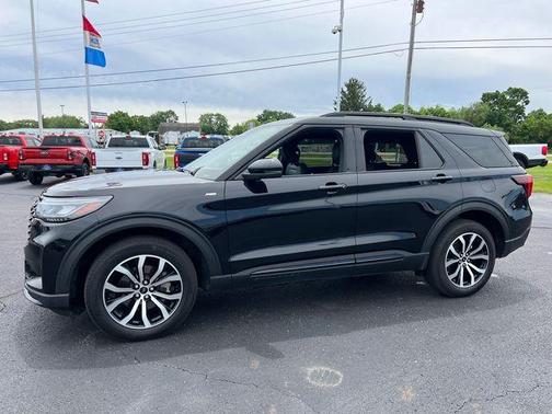 Agate Black Metallic 2025 Ford Explorer ST-Line