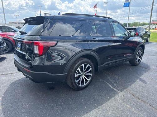 Agate Black Metallic 2025 Ford Explorer ST-Line