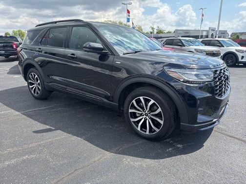 Agate Black Metallic 2025 Ford Explorer ST-Line