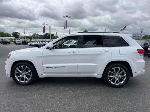Ivory 2019 Jeep Grand Cherokee Summit