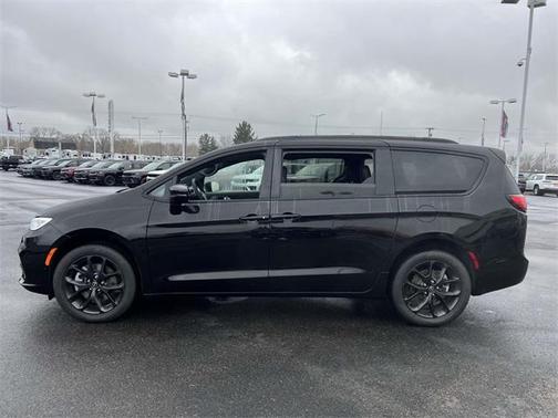 2026 Chrysler Pacifica Limited