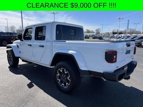 Bright White Clearcoat 2026 Jeep Gladiator Sport