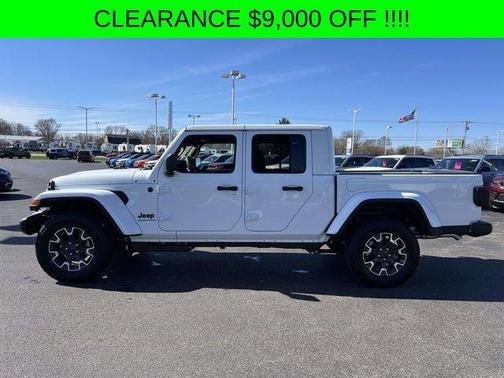 Bright White Clearcoat 2026 Jeep Gladiator Sport