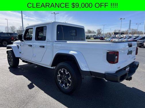 Bright White Clearcoat 2026 Jeep Gladiator Sport