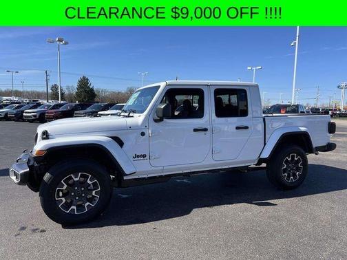 Bright White Clearcoat 2026 Jeep Gladiator Sport