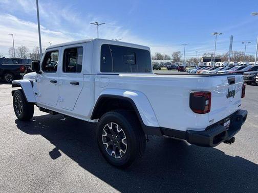 Bright White Clearcoat 2026 Jeep Gladiator Sport