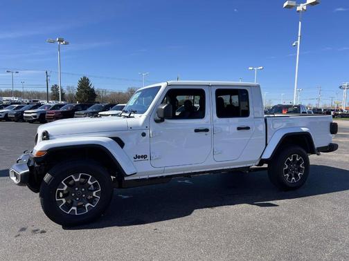 2026 Jeep Gladiator Sport